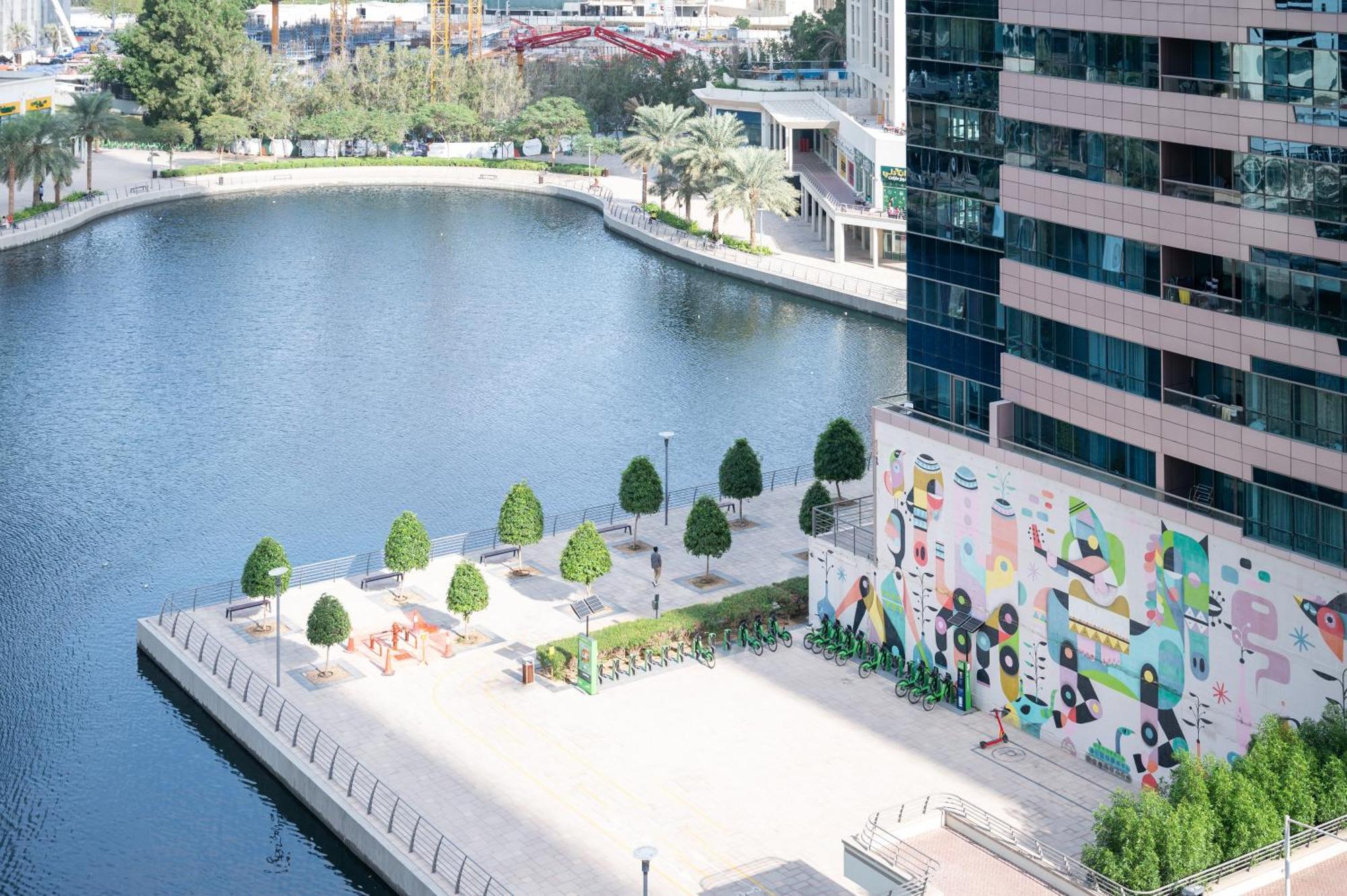 Upscale Studio Full Lake View In Goldcrest View Tower Dubai Exterior foto